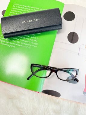 Burberry Tortoiseshell Cat-Eye Glasses with Black Case